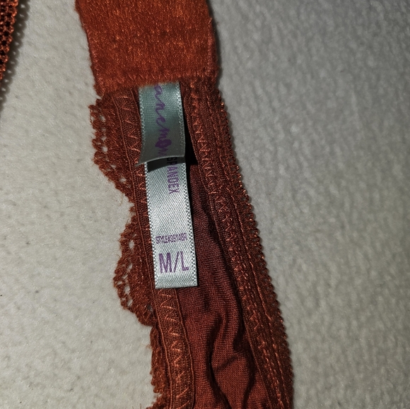NWT Tillys Lace Spandex Rust Deep V Bra, sz ML, never worn in perfect cond - Picture 5 of 5